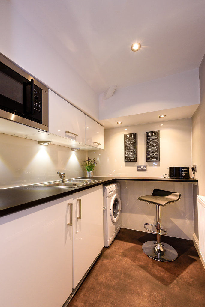 Cheshire Hospitality Ltd T\/A Lennox Lea Studios & Apartments Сейл Екстер'єр фото